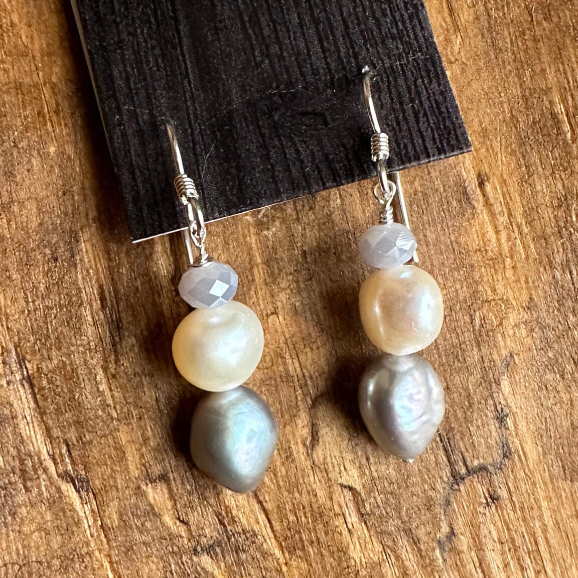 Grey/Ivory Pearl Earrings - ESZ247